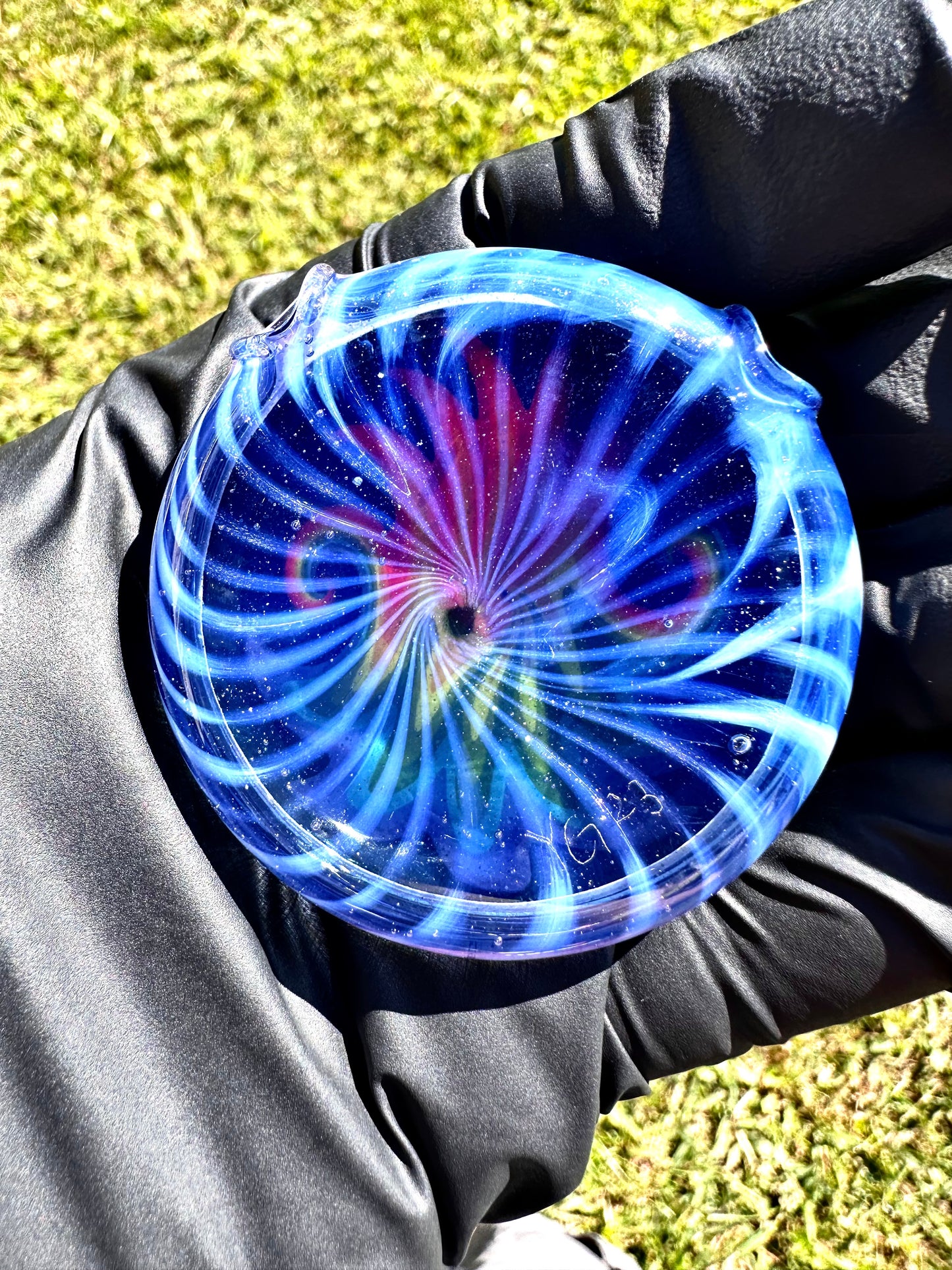 YG Glass Hollow Pendant